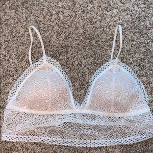 VICTORIAS SECRET SIZE S BRALETTE